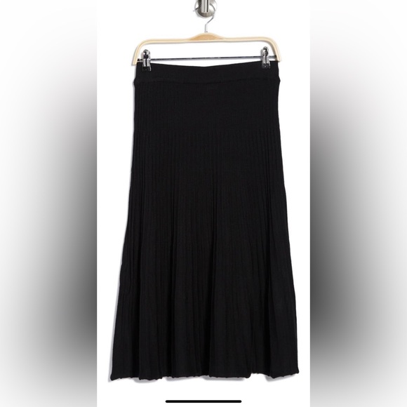 MAX STUDIO NWT Black Knit Pull-On Waistband Pleated Sweater Skirt Size medium - Picture 5 of 10